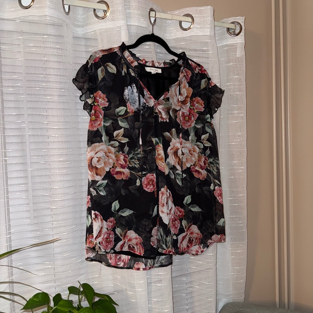 Chic Black Floral Blouse